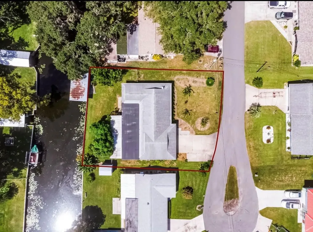 11812 Watts Court Tavares FL 32778