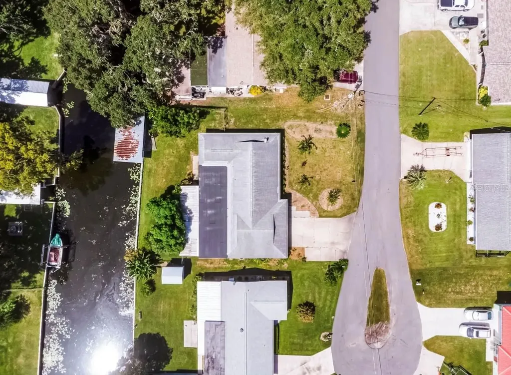11812 Watts Court Tavares FL 32778