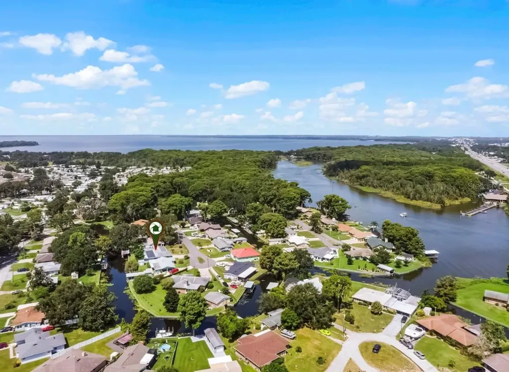 11812 Watts Court Tavares FL 32778