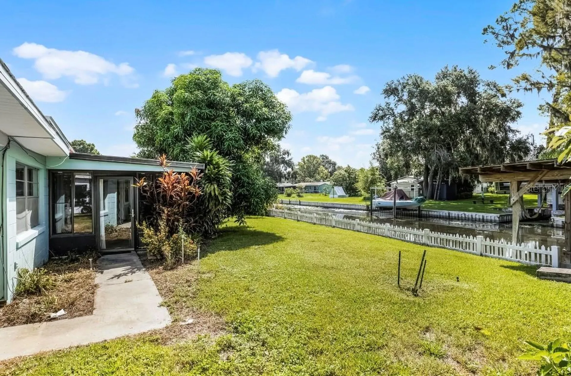 11812 Watts Court Tavares FL 32778