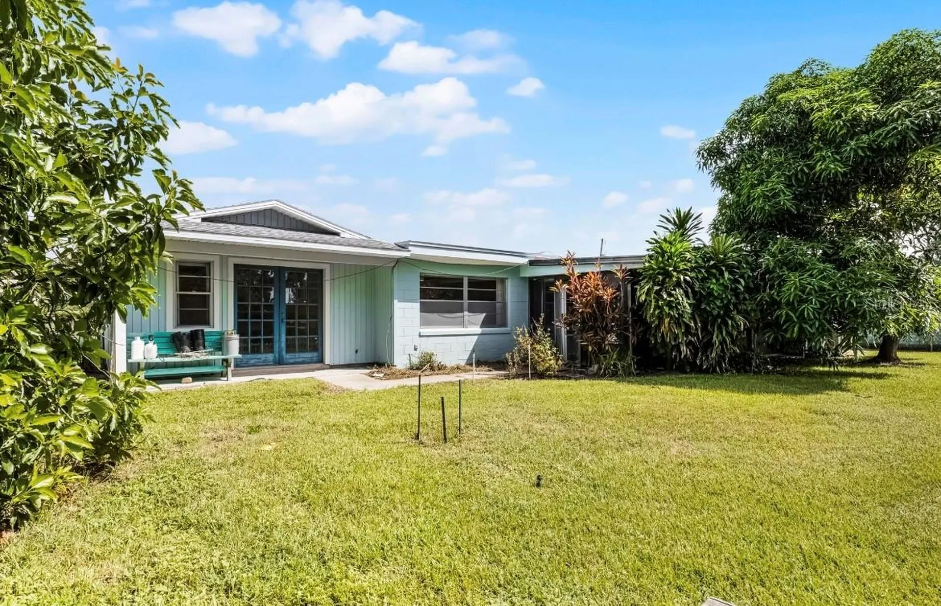 11812 Watts Court Tavares FL 32778