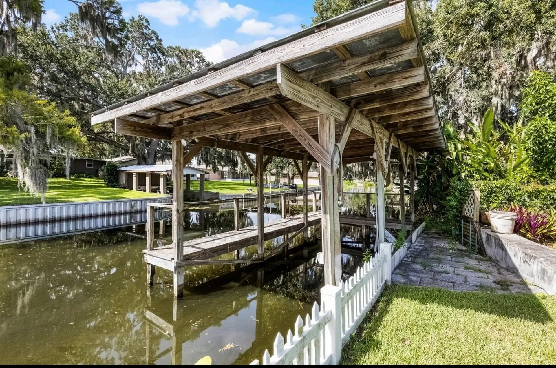 11812 Watts Court Tavares FL 32778