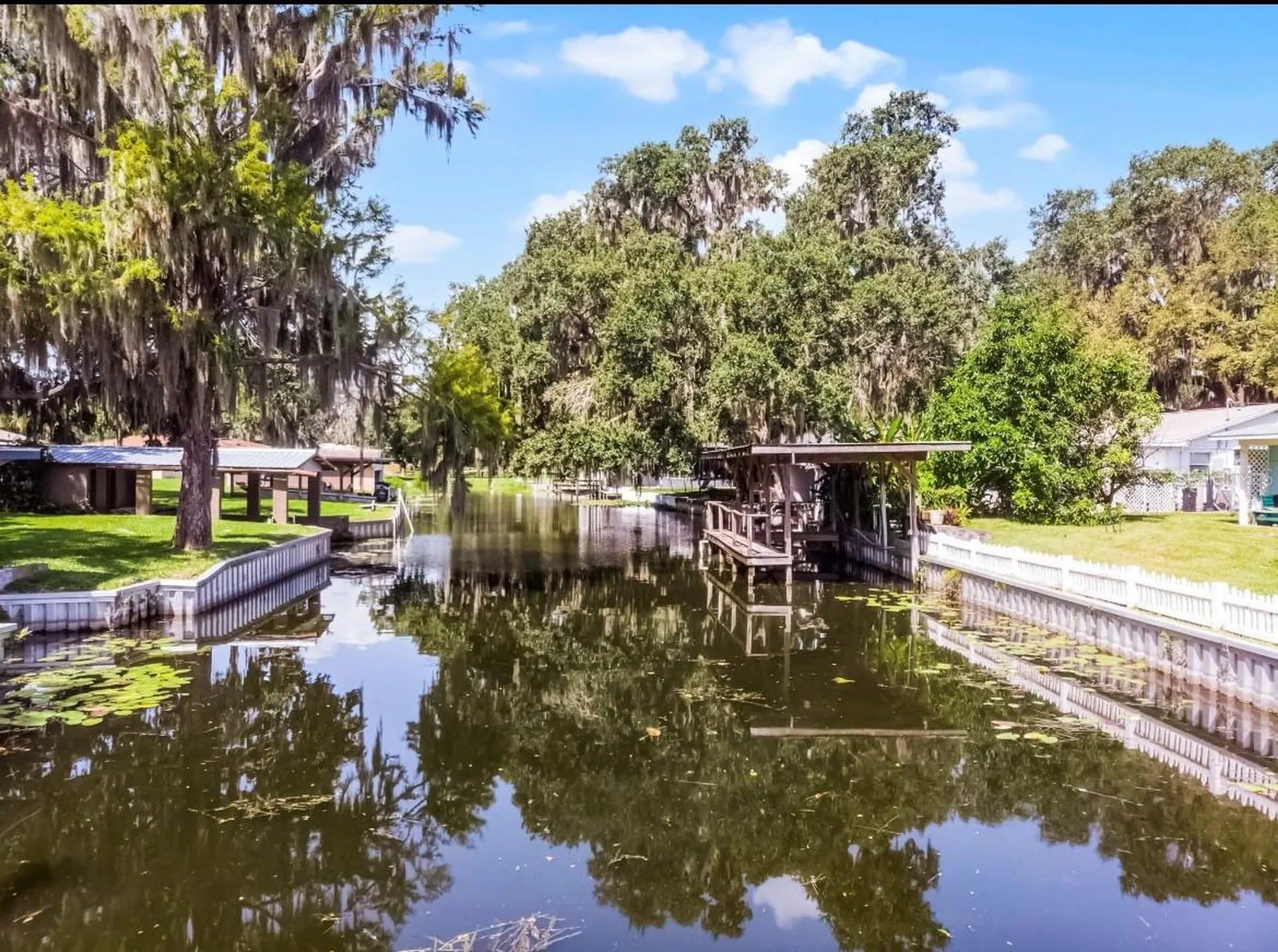 11812 Watts Court Tavares FL 32778