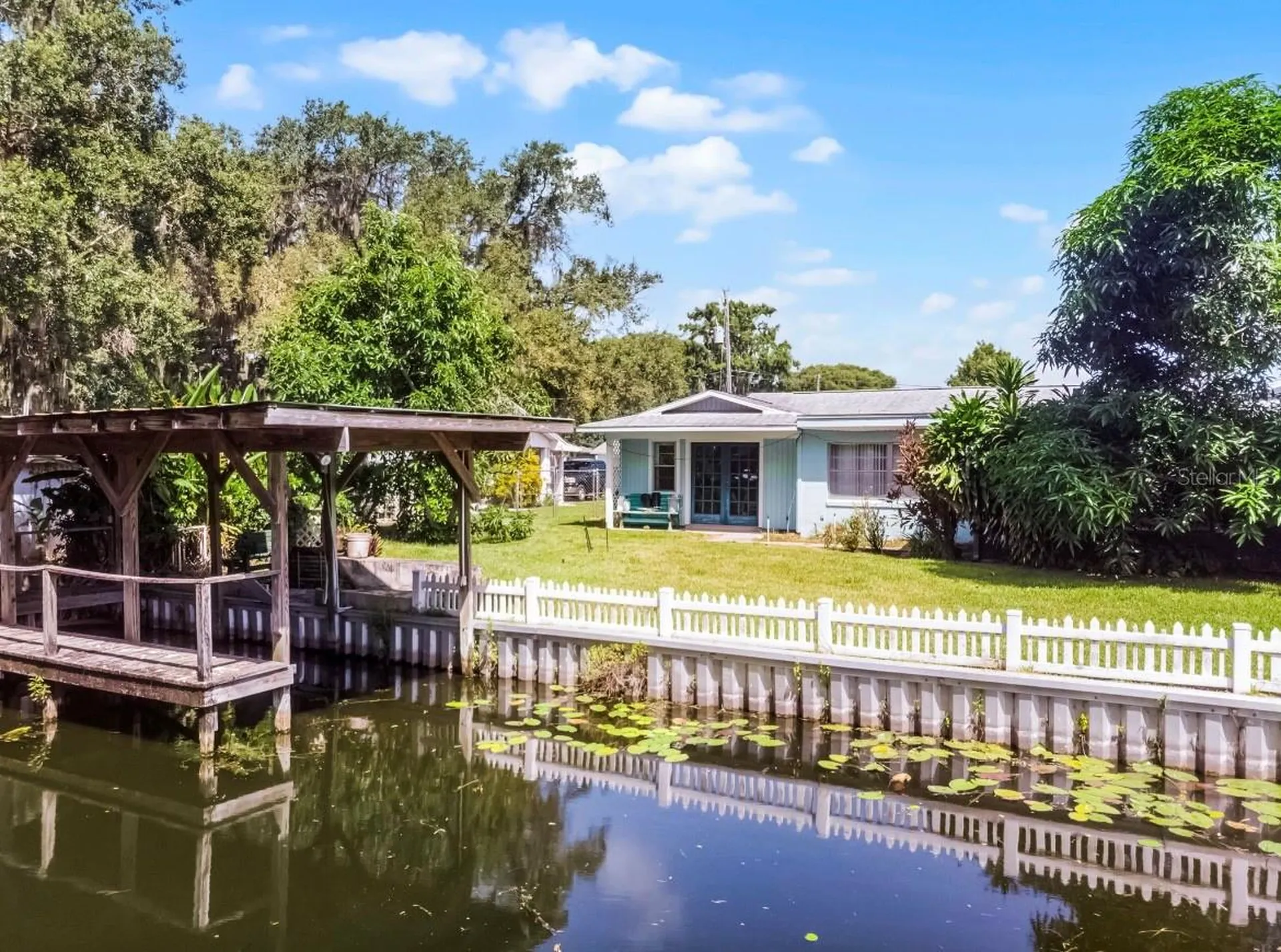 11812 Watts Court Tavares FL 32778