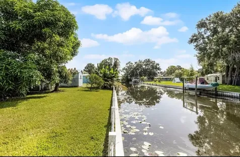 11812 Watts Court Tavares FL 32778