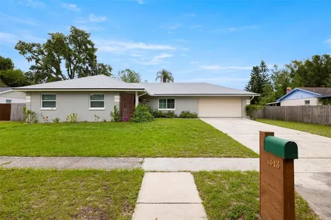 1813 Lakeview Drive Brandon FL 33511