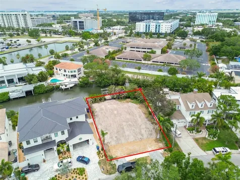 17 W Spanish Main Street Tampa FL 33609