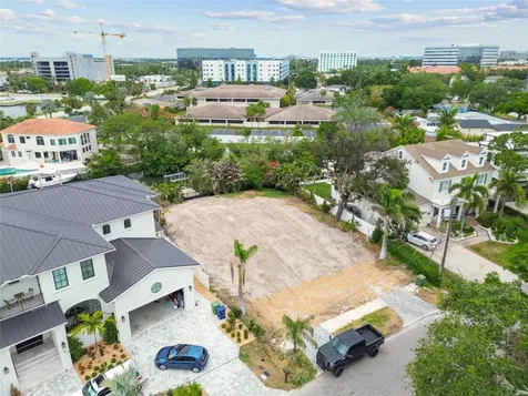 17 W Spanish Main Street Tampa FL 33609