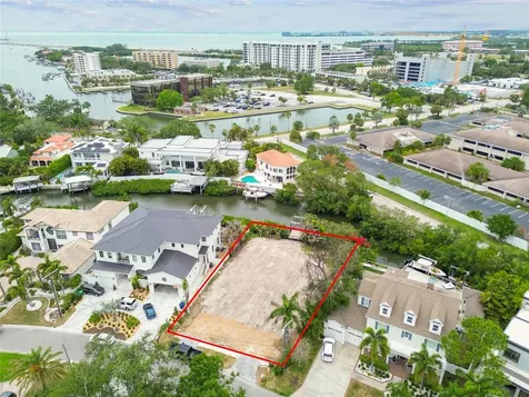 17 W Spanish Main Street Tampa FL 33609