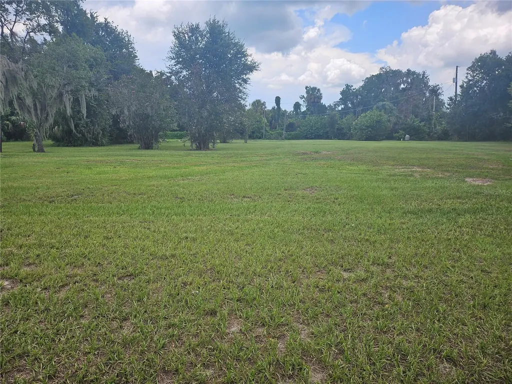 2452 Welcome Road Lithia FL 33547