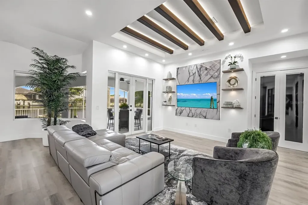 3917 SE 19th Avenue Cape Coral FL 33904