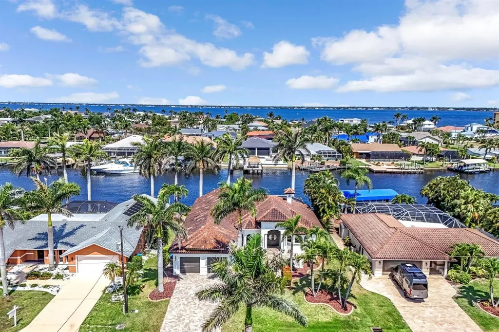 3917 SE 19th Avenue Cape Coral FL 33904