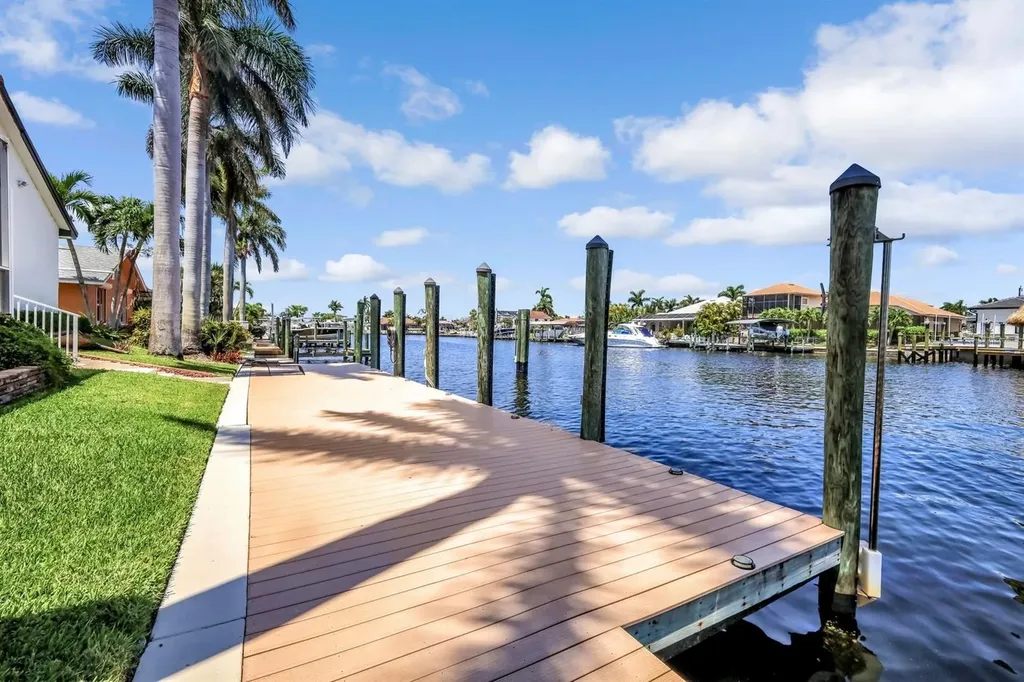 3917 SE 19th Avenue Cape Coral FL 33904