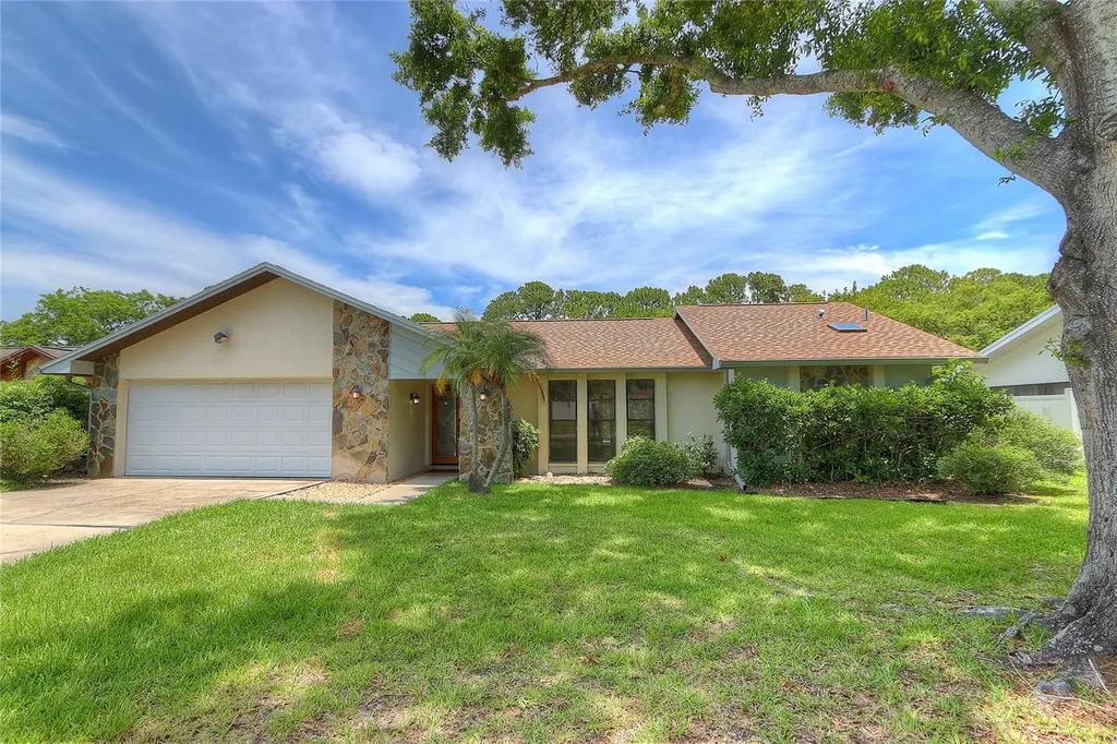 313 Oak Crest Drive Safety Harbor FL 34695