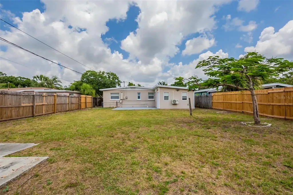 1020 58th Avenue N St Petersburg FL 33703