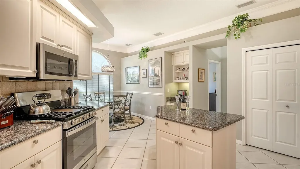 4612 4th Avenue E Bradenton FL 34208