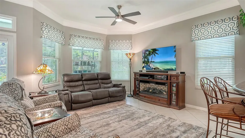 4612 4th Avenue E Bradenton FL 34208