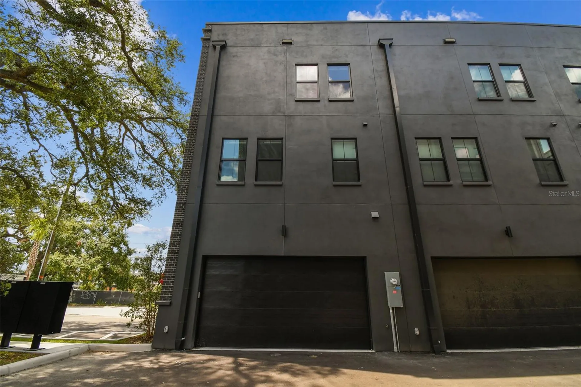 1218 E Kay Street Tampa FL 33602