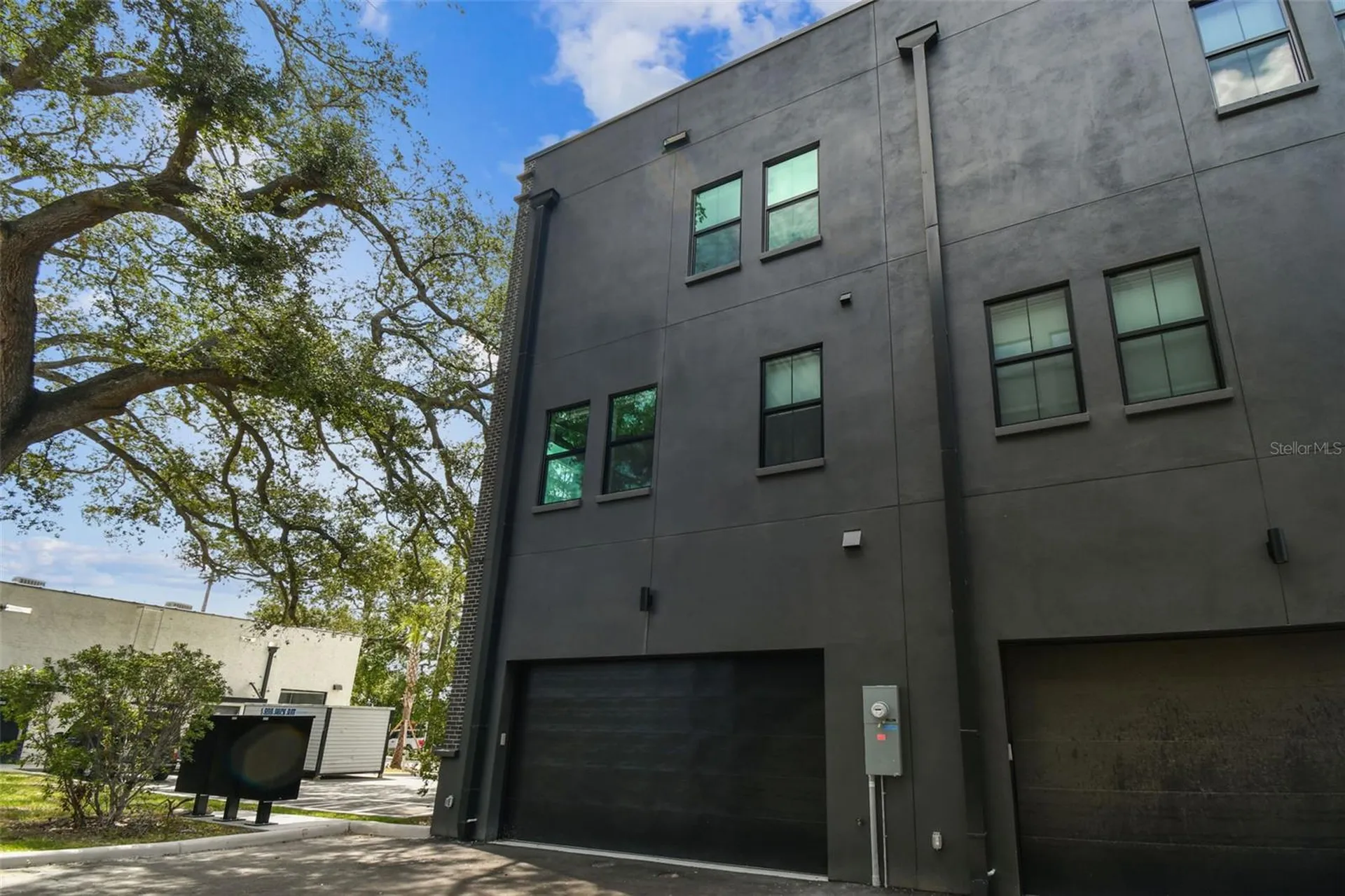1218 E Kay Street Tampa FL 33602