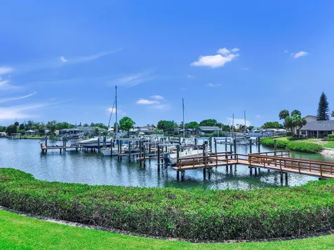 644 Yardarm Drive Apollo Beach FL 33572