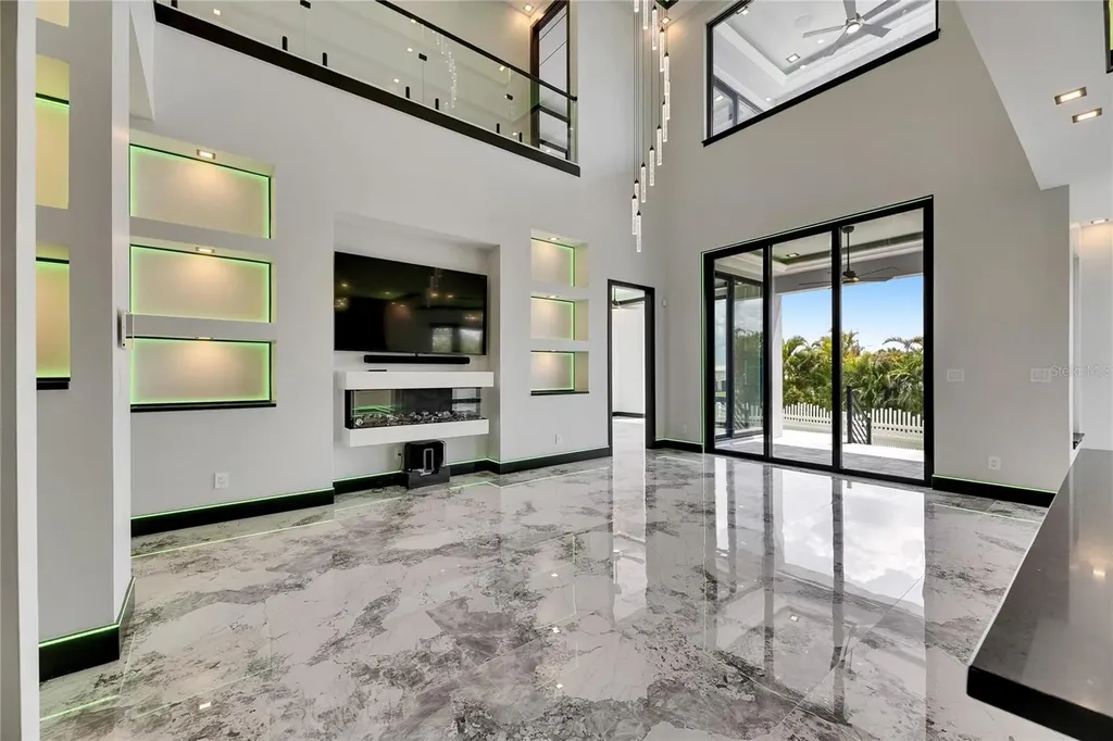 6526 Simone Shores Circle Apollo Beach FL 33572