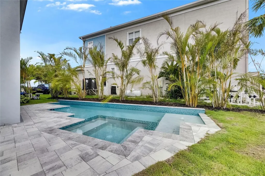 6526 Simone Shores Circle Apollo Beach FL 33572
