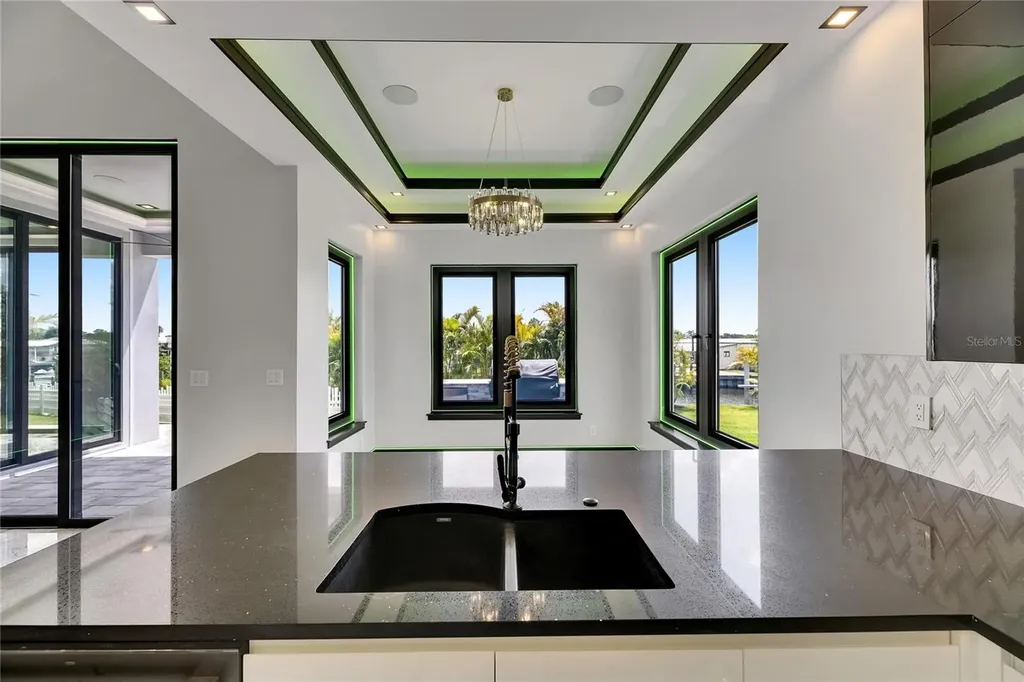 6526 Simone Shores Circle Apollo Beach FL 33572