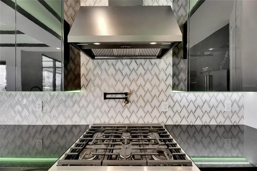 6526 Simone Shores Circle Apollo Beach FL 33572