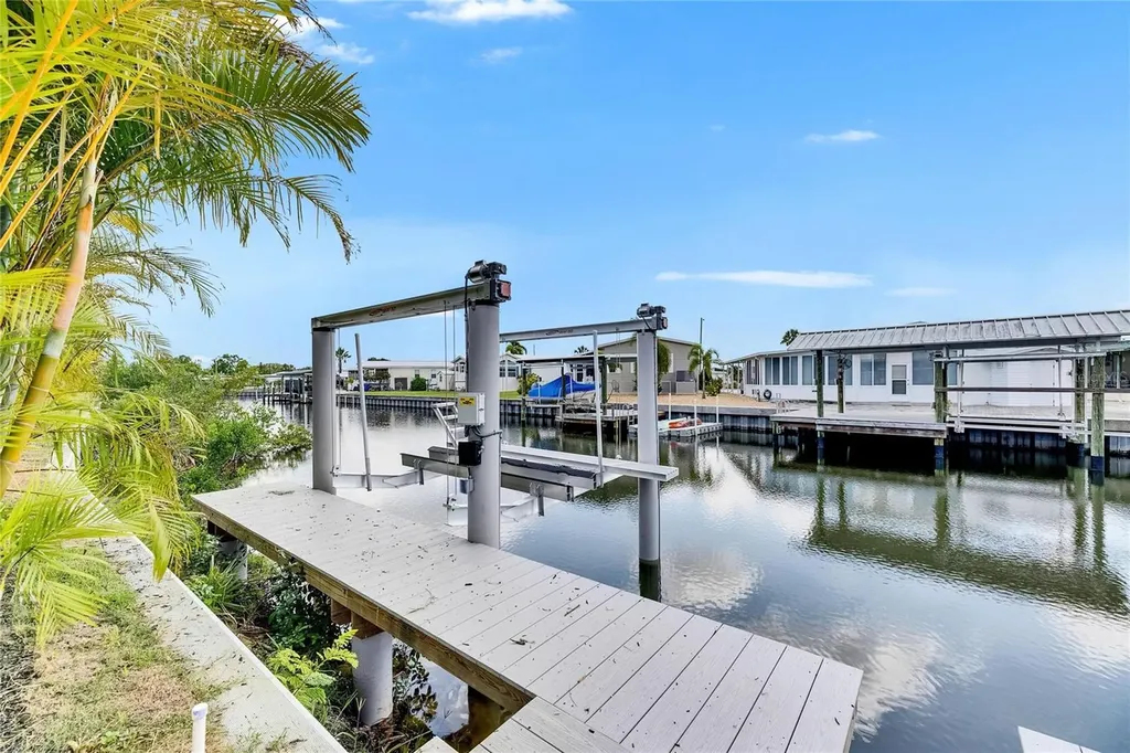 6526 Simone Shores Circle Apollo Beach FL 33572