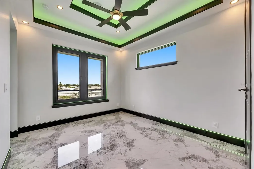 6526 Simone Shores Circle Apollo Beach FL 33572