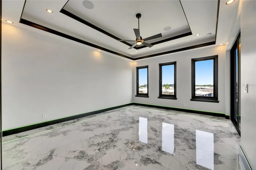 6526 Simone Shores Circle Apollo Beach FL 33572