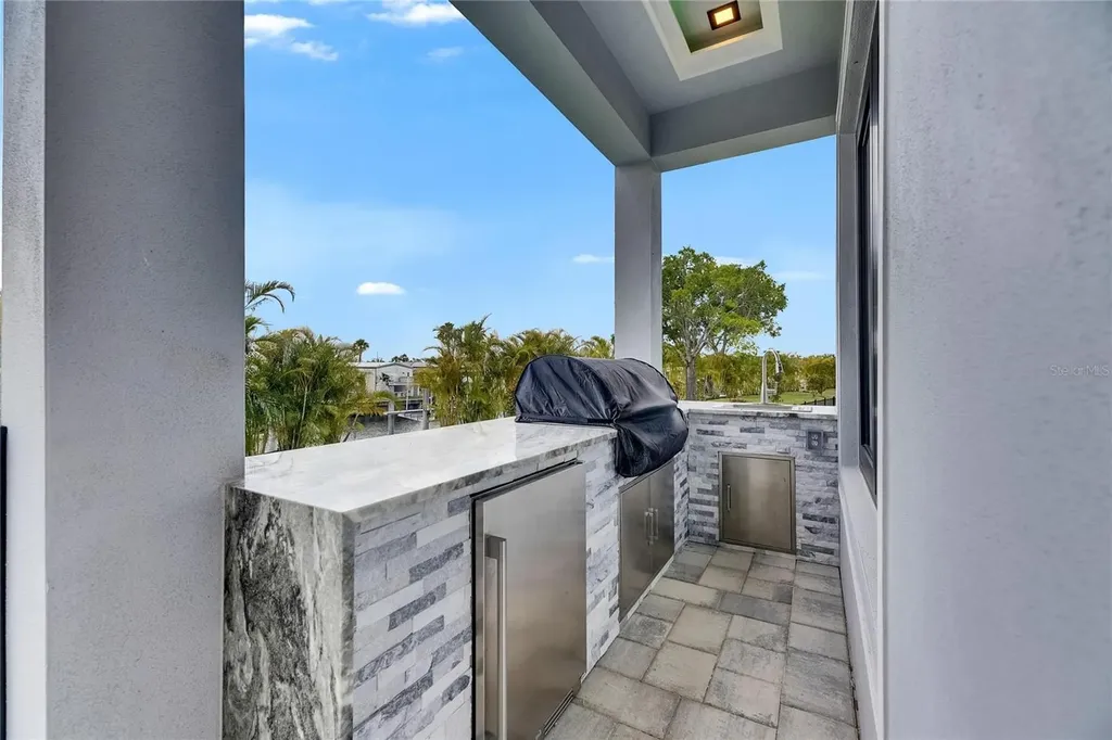 6526 Simone Shores Circle Apollo Beach FL 33572