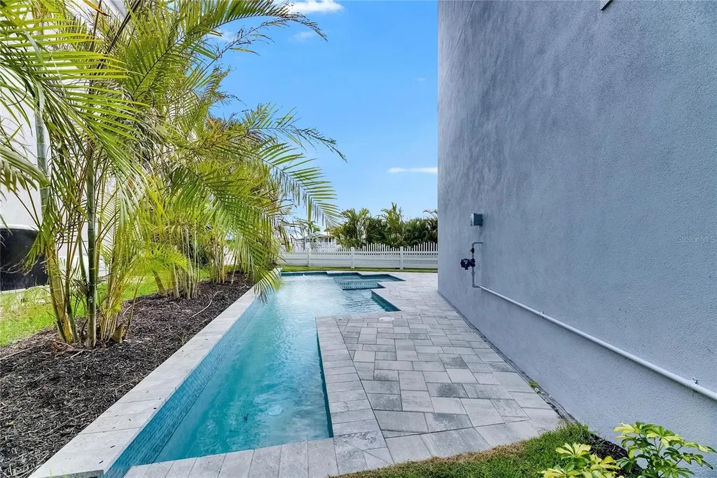 6526 Simone Shores Circle Apollo Beach FL 33572