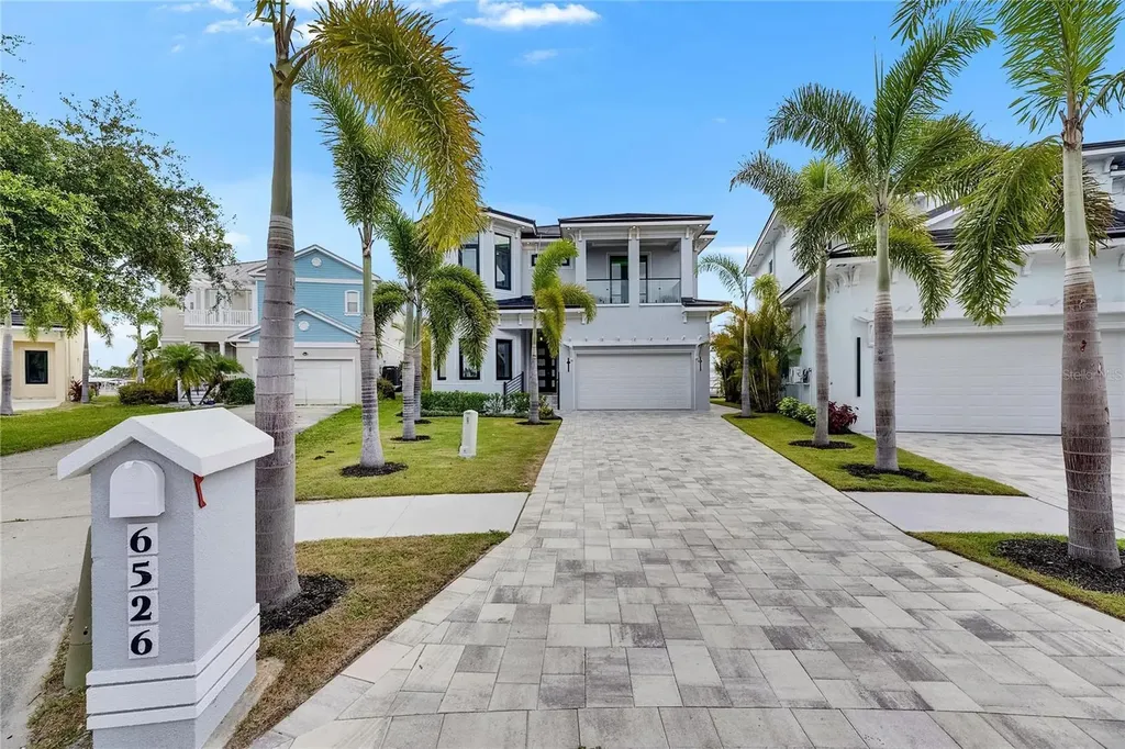 6526 Simone Shores Circle Apollo Beach FL 33572