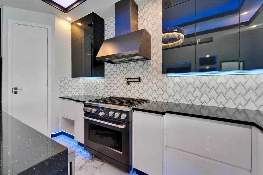 6520 Simone Shores Circle Apollo Beach FL 33572