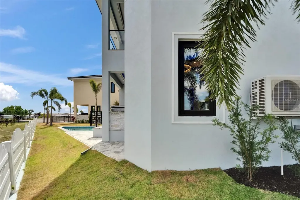 6520 Simone Shores Circle Apollo Beach FL 33572