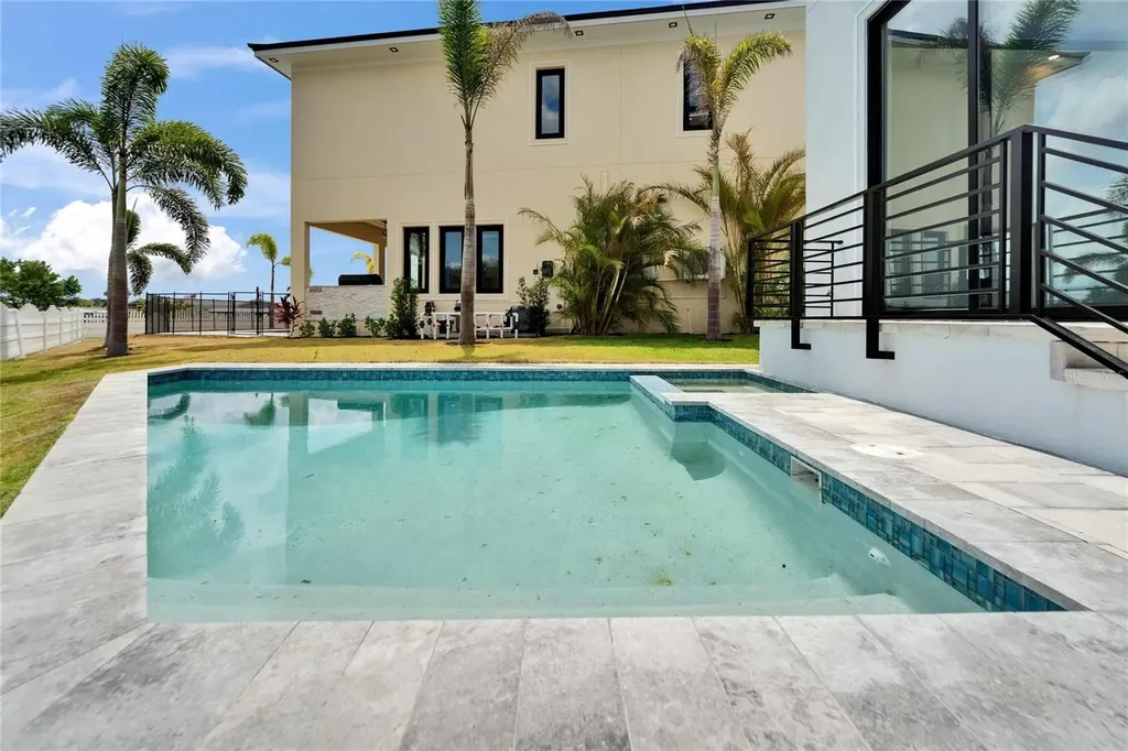 6520 Simone Shores Circle Apollo Beach FL 33572