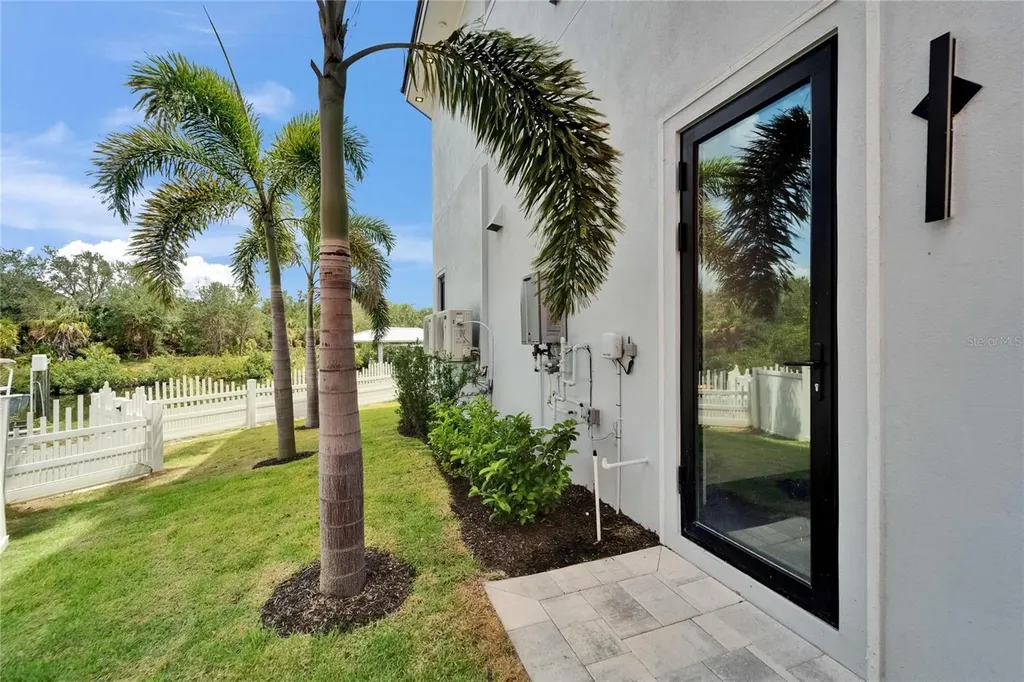 6520 Simone Shores Circle Apollo Beach FL 33572