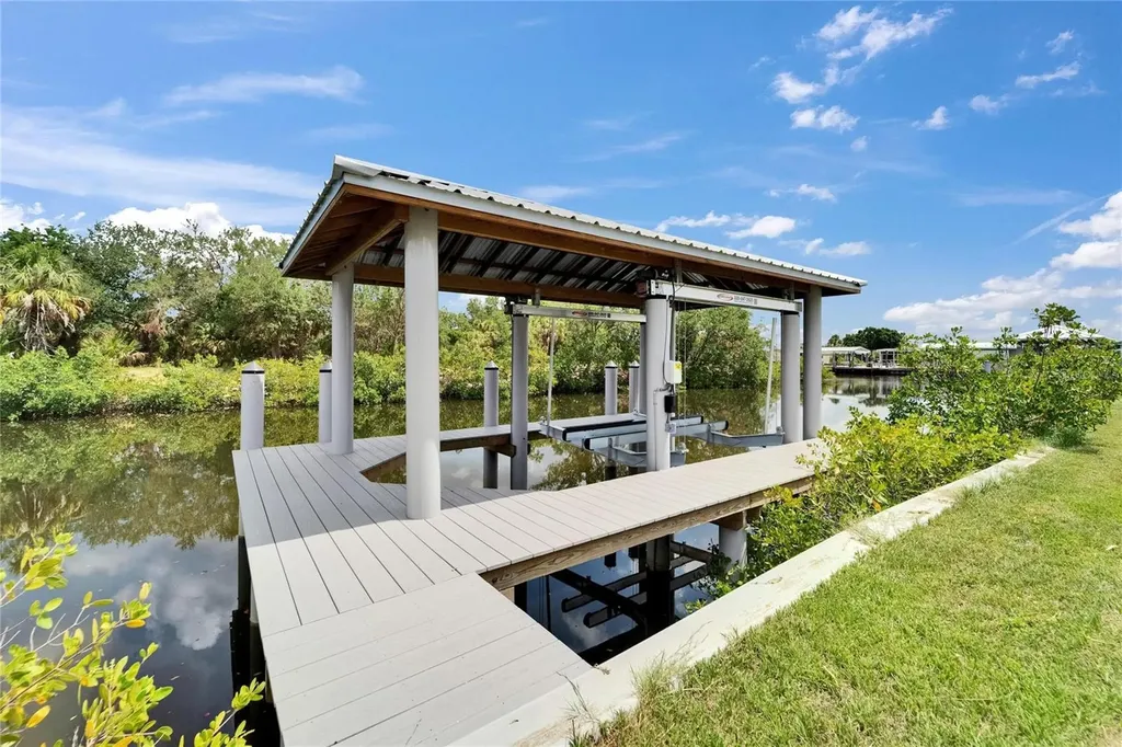 6520 Simone Shores Circle Apollo Beach FL 33572