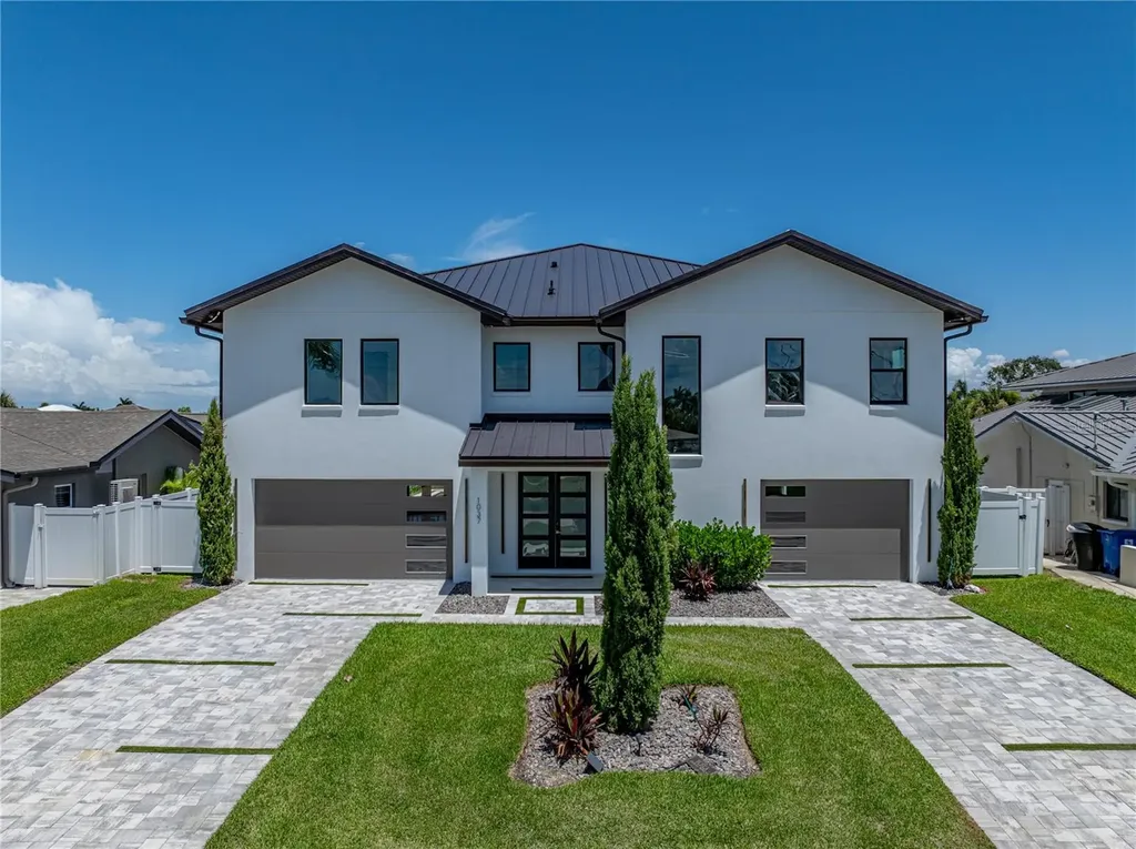1037 79th Street S St Petersburg FL 33707
