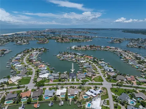 1037 79th Street S St Petersburg FL 33707