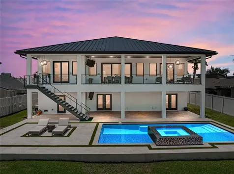 1037 79th Street S St Petersburg FL 33707