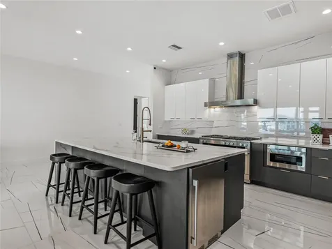 1037 79th Street S St Petersburg FL 33707