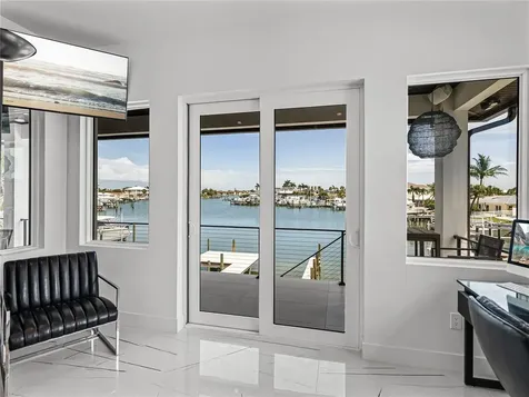 1037 79th Street S St Petersburg FL 33707