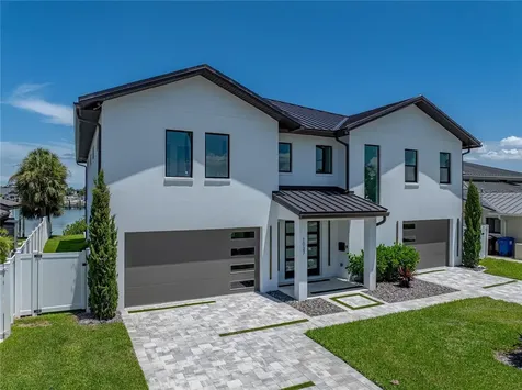 1037 79th Street S St Petersburg FL 33707