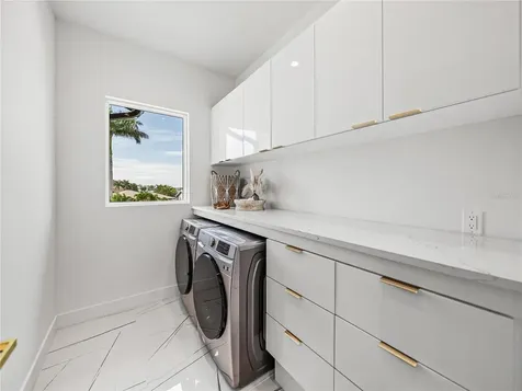 1037 79th Street S St Petersburg FL 33707