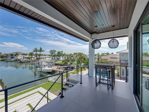 1037 79th Street S St Petersburg FL 33707