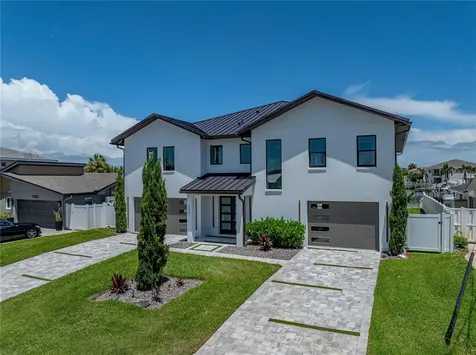 1037 79th Street S St Petersburg FL 33707