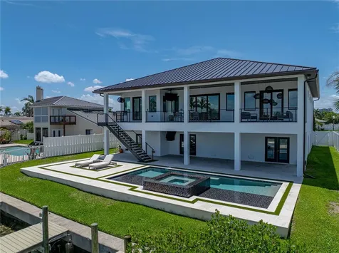 1037 79th Street S St Petersburg FL 33707