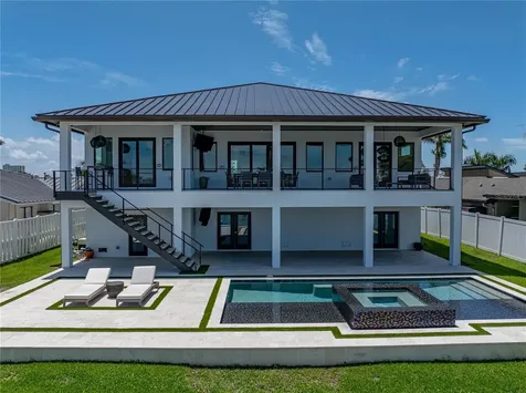 1037 79th Street S St Petersburg FL 33707
